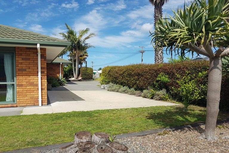 Photo of property in 152 One Tree Point Road, One Tree Point, 0118