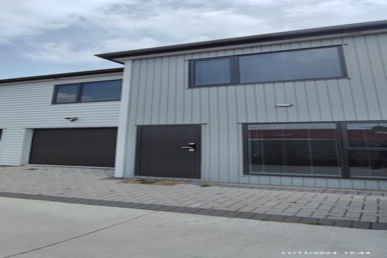 Photo of property in 2/72 Howe Street, Howick, Auckland, 2014