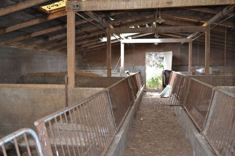 Photo of property in 1398 Main Road North, Waikuku, 7691