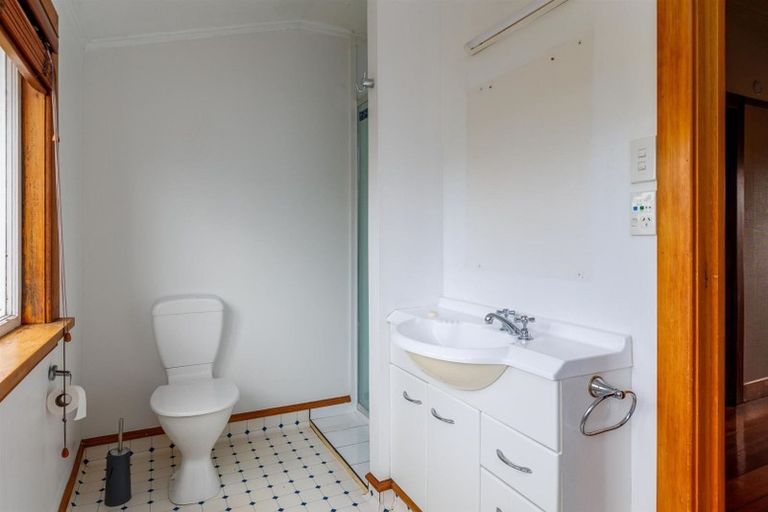 Photo of property in 1 Edward Street, Dannevirke, 4930