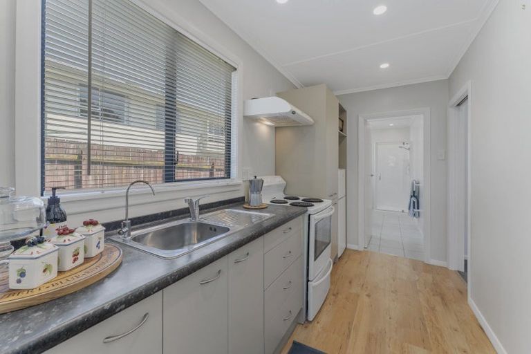 Photo of property in 40 Collins Avenue, Tawa, Wellington, 5028