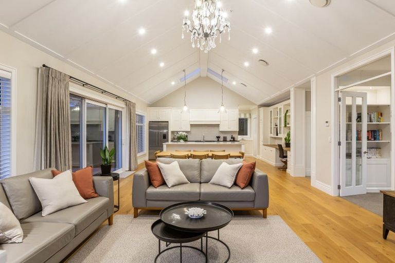 Photo of property in 35b Awanui Drive, Waikanae, 5036