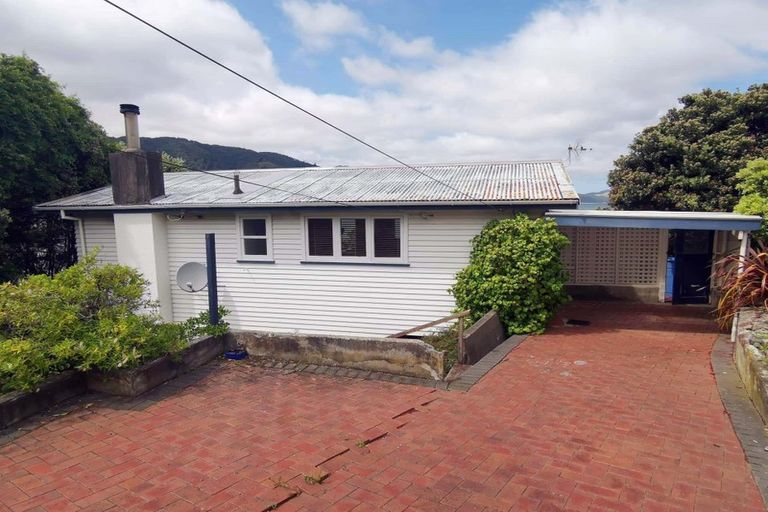 Photo of property in 1 Howard Road, Point Howard, Lower Hutt, 5013
