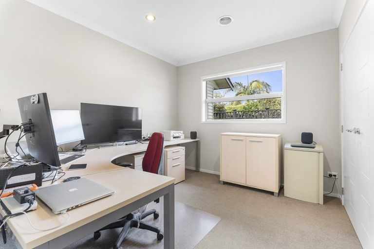 Photo of property in 11 Portland Drive, Mangorei, New Plymouth, 4312