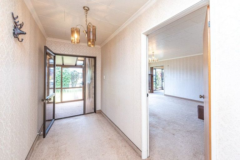 Photo of property in 12 Warwick Place, Springvale, Whanganui, 4501