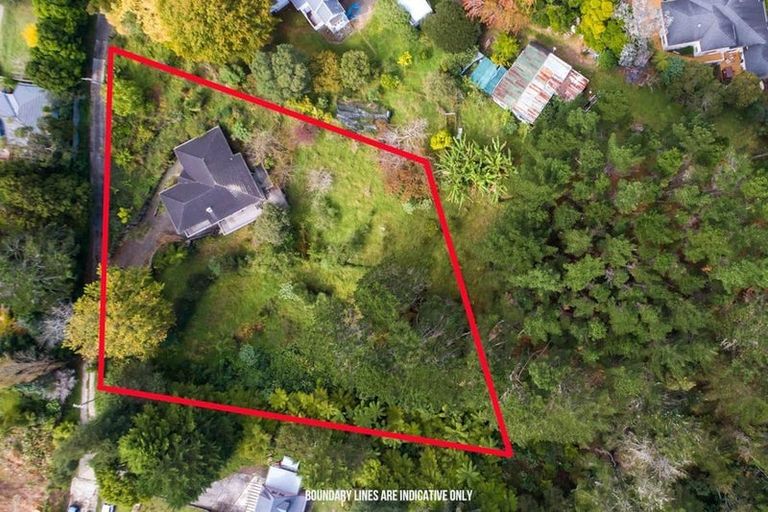 Photo of property in 1008c East Coast Road, Fairview Heights, Auckland, 0630