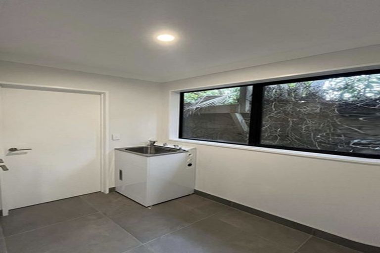 Photo of property in 6c Jern Place, Eastern Beach, Auckland, 2012
