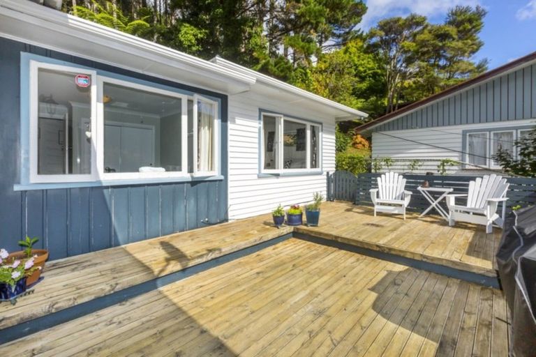Photo of property in 74 Elmslie Road, Pinehaven, Upper Hutt, 5019