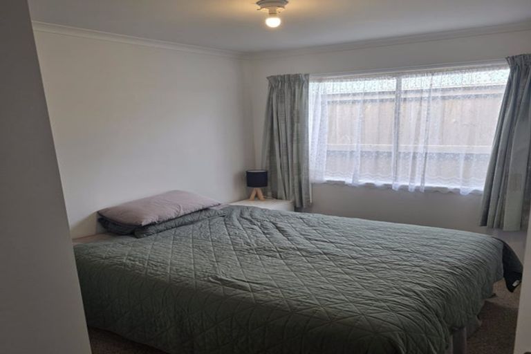 Photo of property in 12 Ranch Avenue, Beach Haven, Auckland, 0626