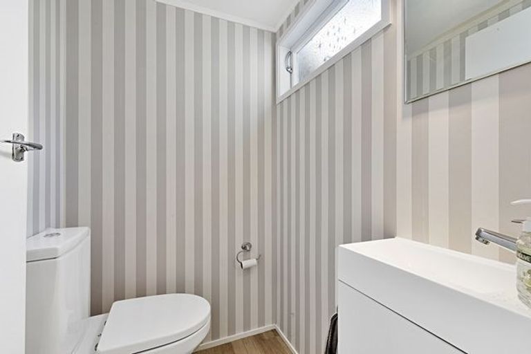 Photo of property in 10/20 Selwyn Road, Cockle Bay, Auckland, 2014