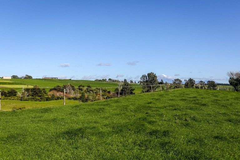 Photo of property in 1119 Main Road North, Onaero, Urenui, 4383