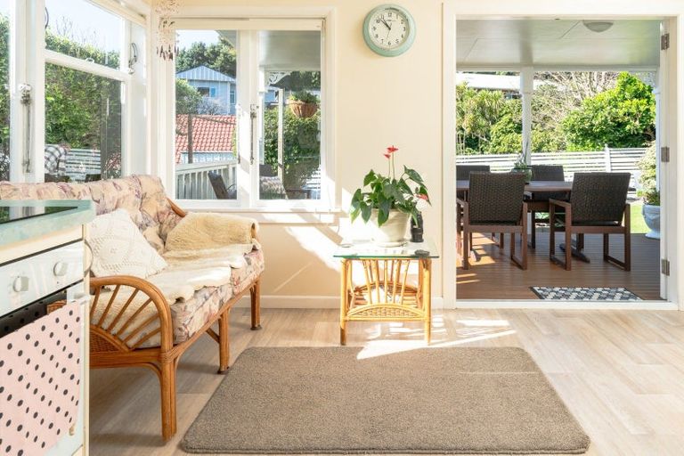 Photo of property in 57 Severn Street, Island Bay, Wellington, 6023