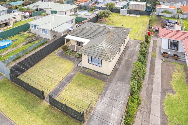 Photo of property in 2 Arawa Place, Castlecliff, Whanganui, 4501
