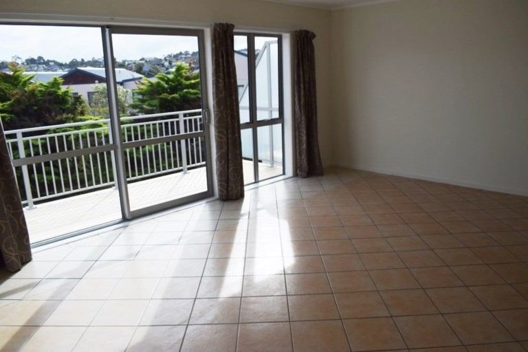 Photo of property in 10/15 Andersons Road, Oteha, Auckland, 0632