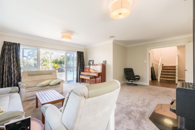 Photo of property in 6 Deanna Drive, West Harbour, Auckland, 0618