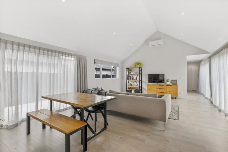 Photo of property in 9 Parachute Crescent, Papakura, 2110