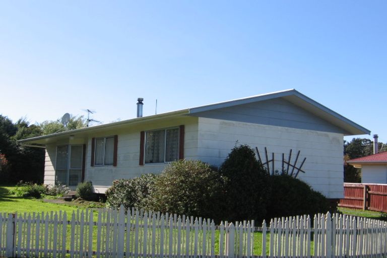 Photo of property in 8 Kowhai Grove, Featherston, 5710