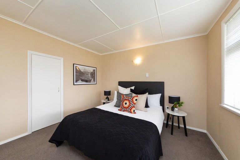 Photo of property in 16 Aberdeen Avenue, Takaro, Palmerston North, 4412