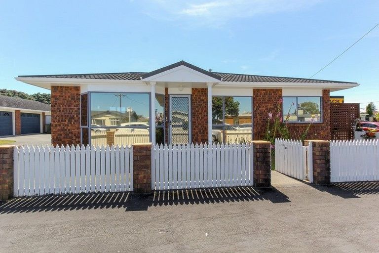 Photo of property in 4/49 Sackville Street, Fitzroy, New Plymouth, 4312