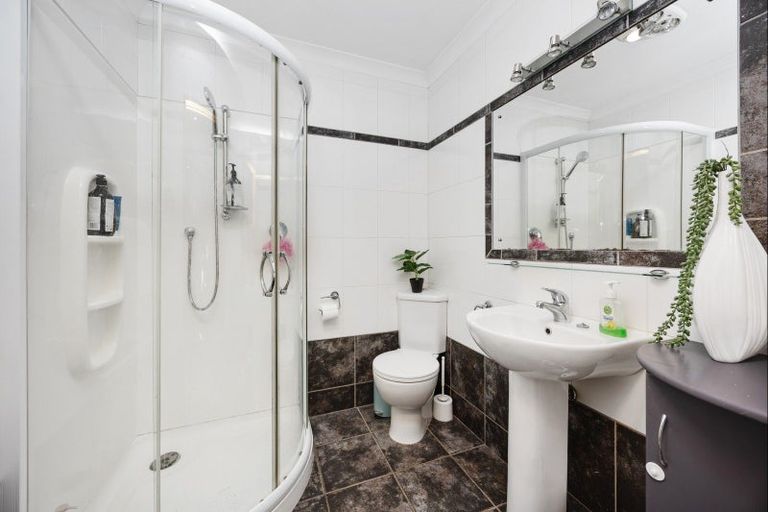 Photo of property in 33 Treetops Way, Bayview, Auckland, 0629