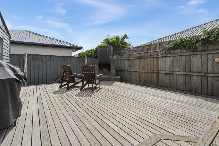 Photo of property in 2/62 Parkers Road, Tahunanui, Nelson, 7011