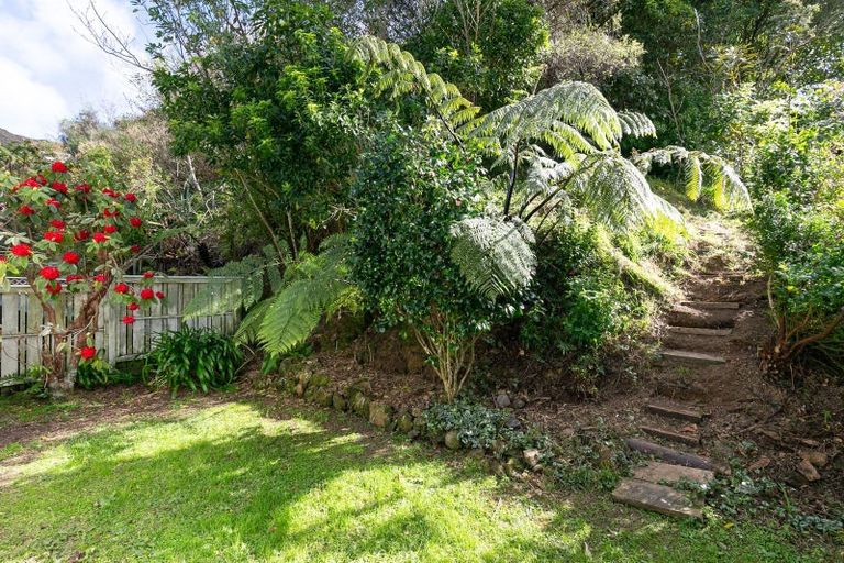 Photo of property in 16a Thurleigh Grove, Karori, Wellington, 6012
