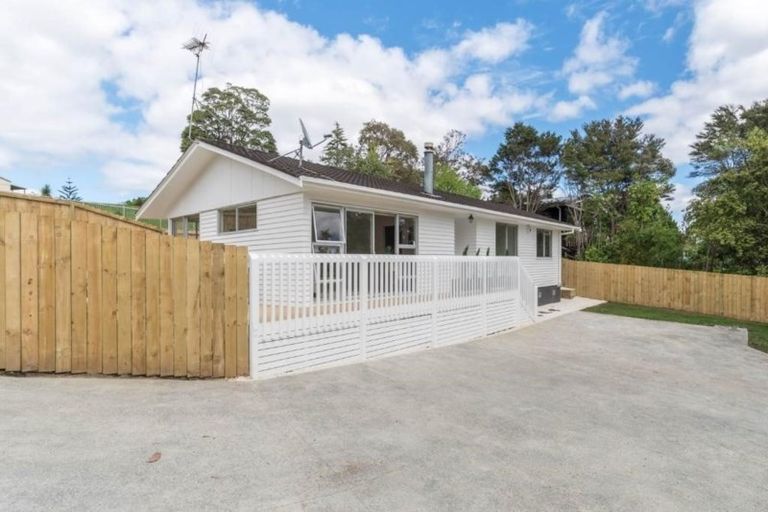 Photo of property in 31 Weatherly Road, Torbay, Auckland, 0630