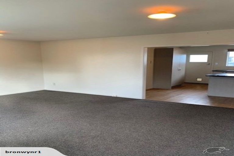 Photo of property in 2/12 Mortlake Street, Islington, Christchurch, 8042