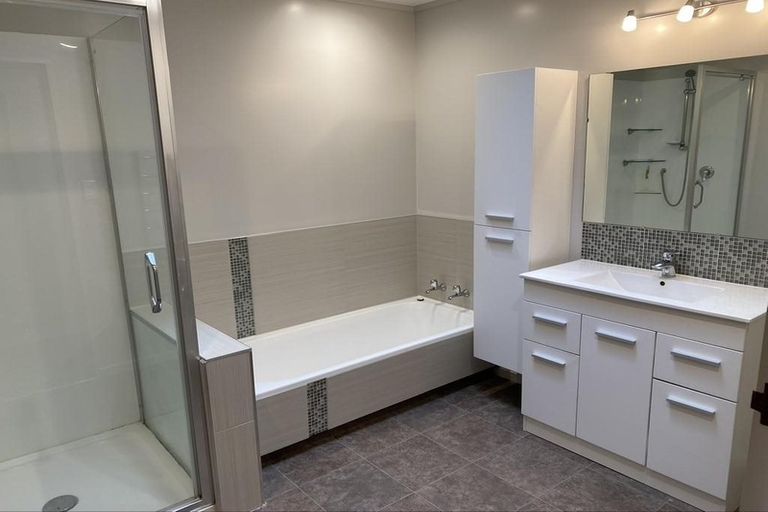 Photo of property in 2/75 Reynolds Road, Havelock North, 4130