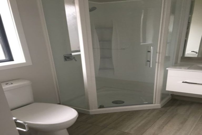 Photo of property in 3a Hyde Road, Rothesay Bay, Auckland, 0630