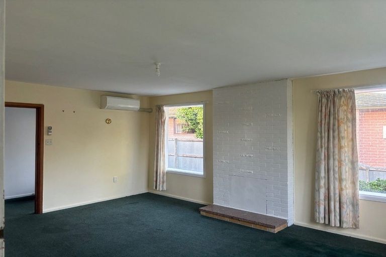 Photo of property in 8 Lochee Road, Upper Riccarton, Christchurch, 8041