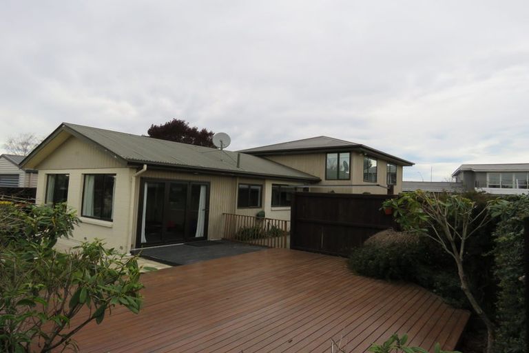Photo of property in 28 Dinton Street, Russley, Christchurch, 8042