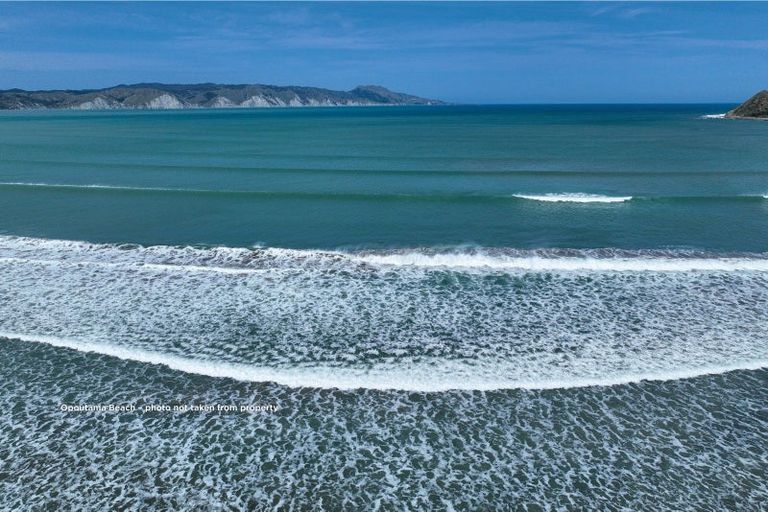 Photo of property in 11 Blue Bay Road, Mahia, 4198