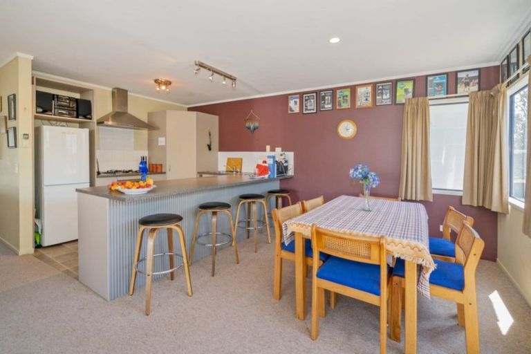 Photo of property in 5 Cholmondeley Crescent, Whitianga, 3510