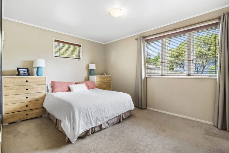 Photo of property in 1/46 Sycamore Drive, Sunnynook, Auckland, 0620