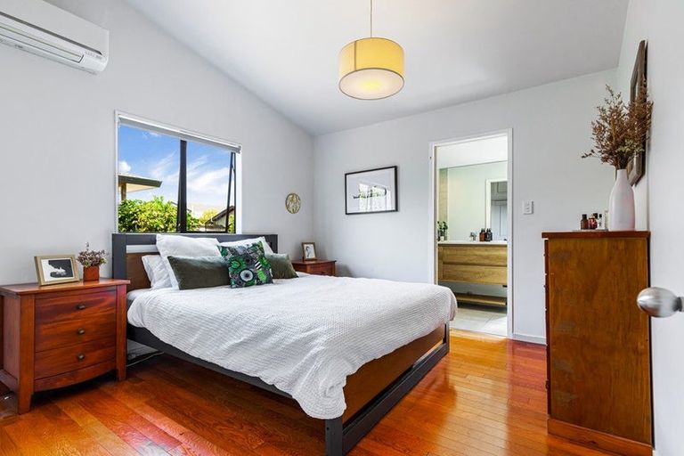 Photo of property in 29a Clayburn Road, Glen Eden, Auckland, 0602