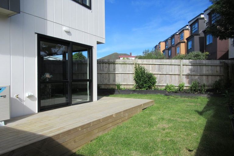 Photo of property in 10/2 Nikau Street, New Lynn, Auckland, 0600