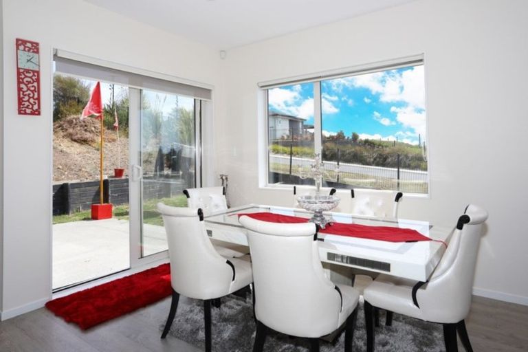 Photo of property in 11 Tirohanga Crescent, Stanmore Bay, Whangaparaoa, 0932