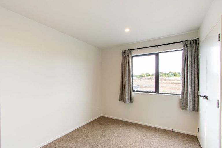 Photo of property in 7/4 Limestone Drive, Hobsonville, 0616