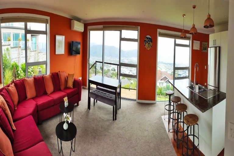 Photo of property in 22 Arahiwi Grove, Tirohanga, Lower Hutt, 5010