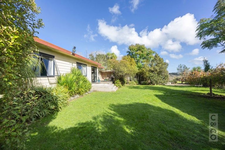 Photo of property in 836 Old North Road, Waimauku, 0882
