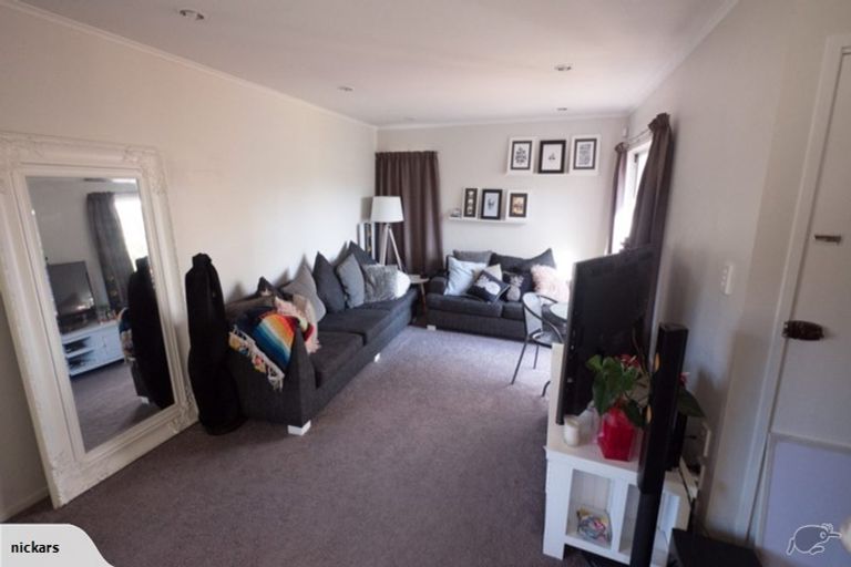 Photo of property in 15 Devonshire Road, Unsworth Heights, Auckland, 0632