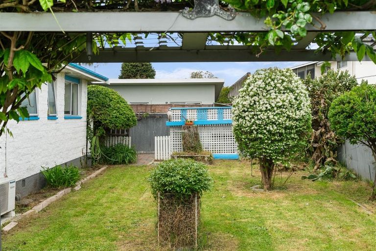 Photo of property in 1/136 Wainoni Road, Avondale, Christchurch, 8061