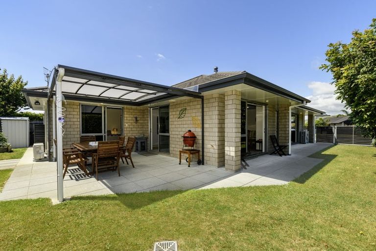 Photo of property in 5 Rainey Crescent, Papamoa Beach, Papamoa, 3118