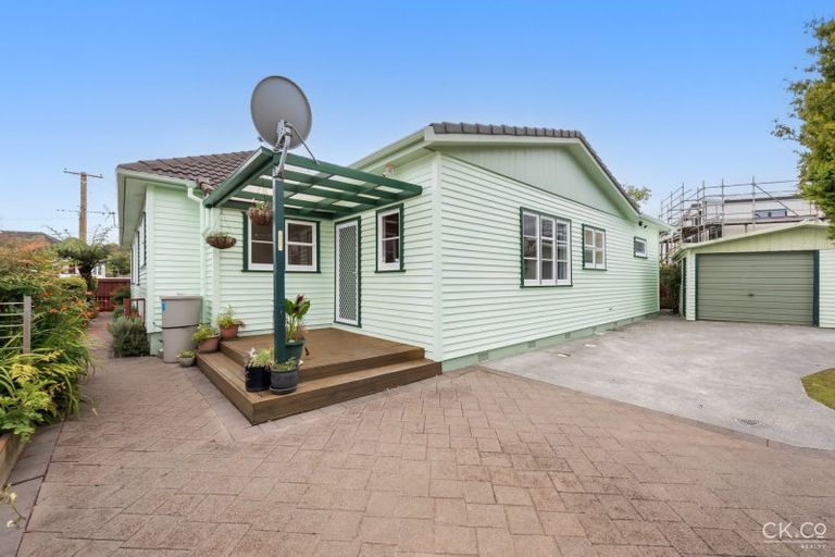 Photo of property in 32 Hall Crescent, Epuni, Lower Hutt, 5011