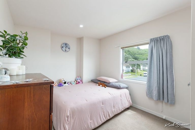 Photo of property in 18a Franklyn Road, Tawa, Wellington, 5028