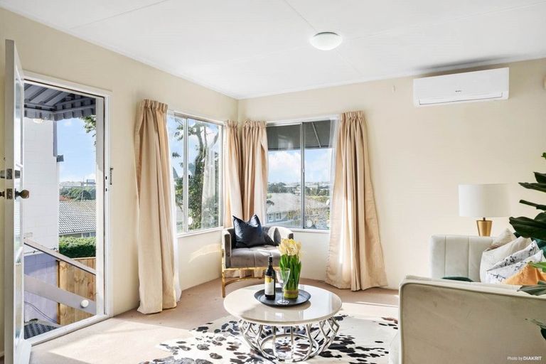 Photo of property in 2/21 Aliford Avenue, One Tree Hill, Auckland, 1061