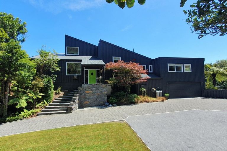 Photo of property in 26 Stanton Crescent, Karoro, Greymouth, 7805