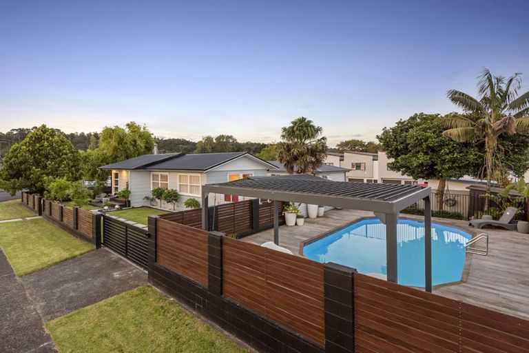 Photo of property in 9 Ranch Avenue, Beach Haven, Auckland, 0626