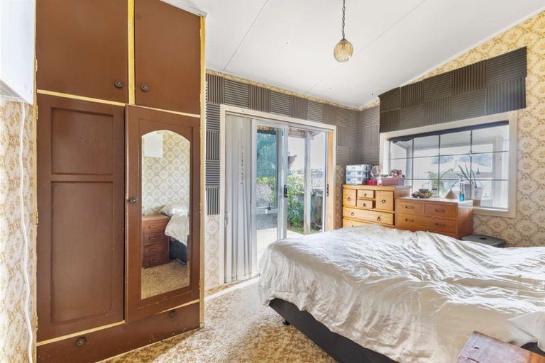 Photo of property in 1 Blake Street, Waitara, 4320